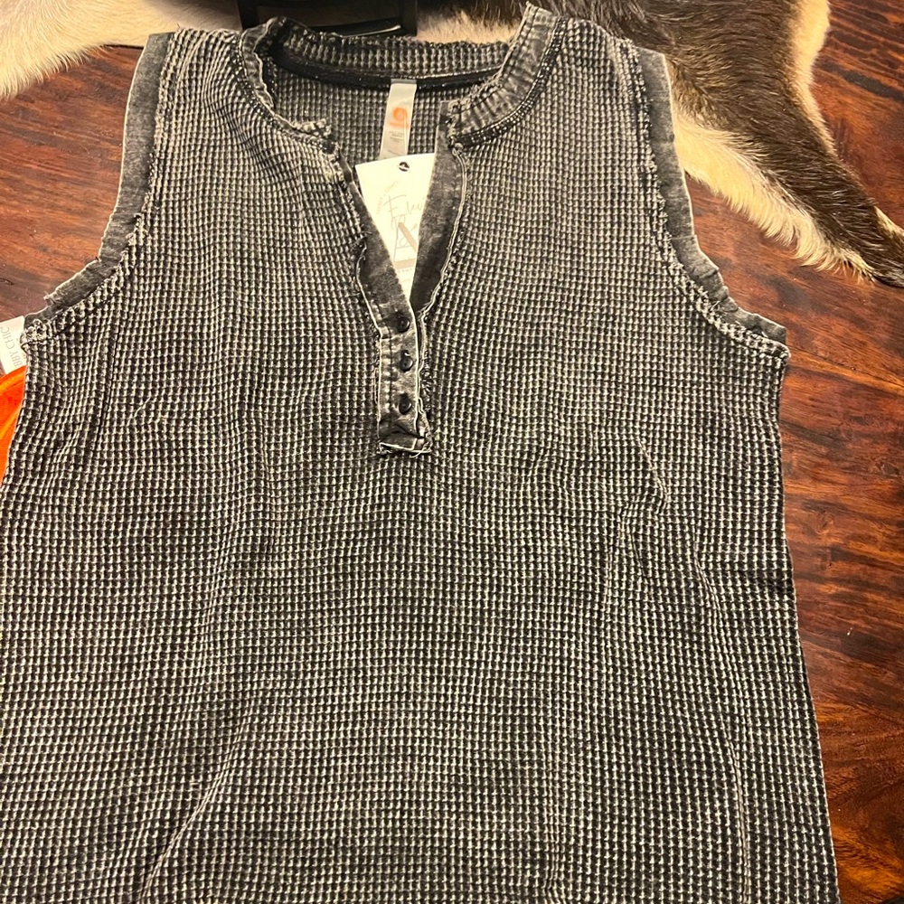 Mono B Gray Textured Camisole